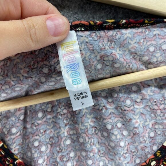 5/$45 LulaRoe T-Shirt Women S Small Black Geometric Round Neck Short Sleeve - Picture 5 of 8